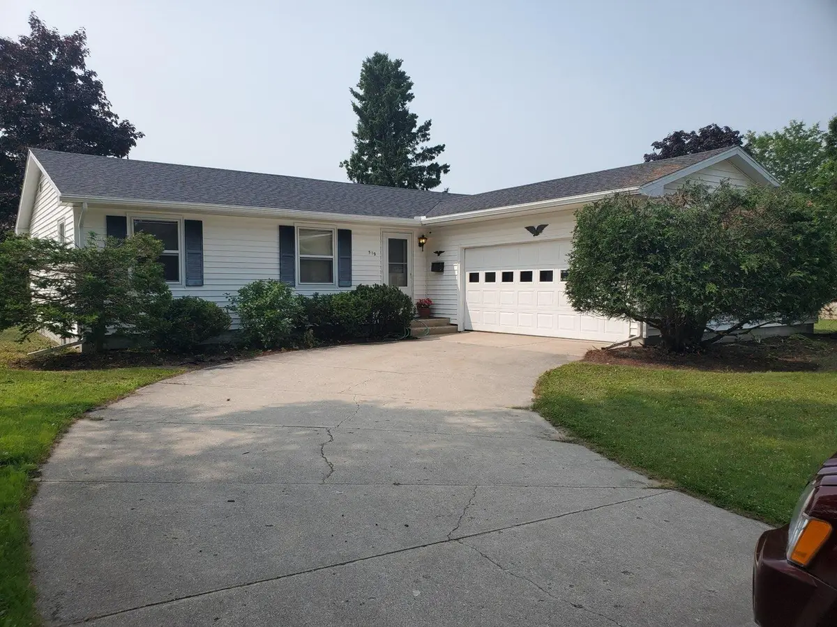 519 W Ave B, Newberry, MI 49868 - Image #1