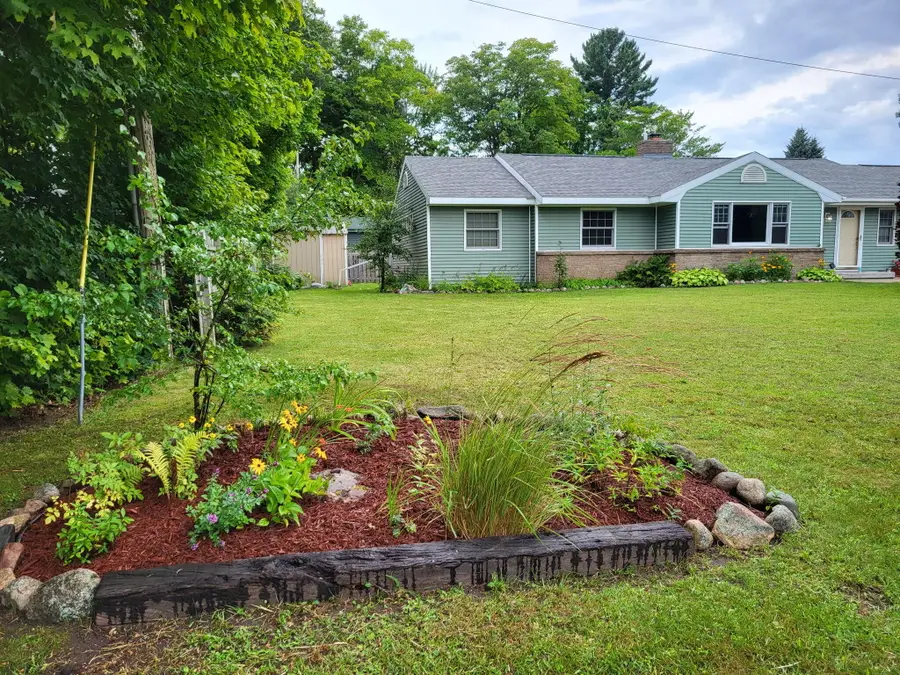 3358 S Oakwood Dr, Sault Sainte Marie, MI 49783 - Image #2