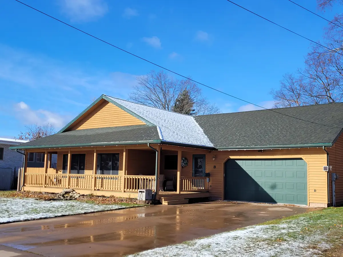 8 Countrywood Dr, Kincheloe, MI 49788 - #1