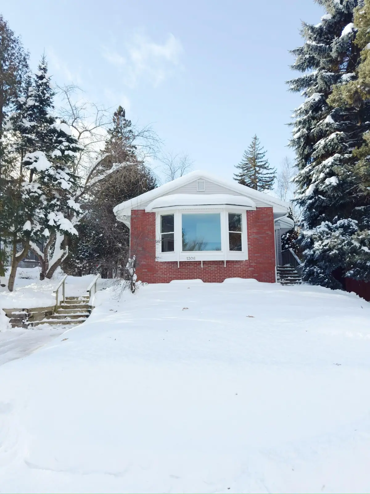 1306 Park St, Sault Ste Marie, MI 49783 - Image #1