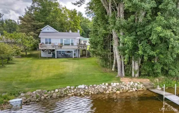 7665 Millecoquin Lake Rd, Engadine, MI 49827