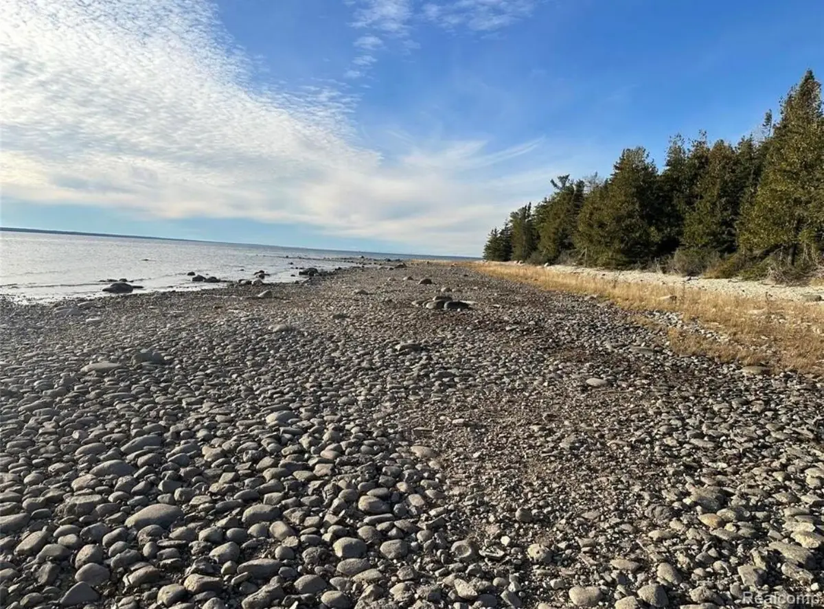 B03101400 Gobles Dr, Pointe Aux Pins, MI 49775 - Image #1