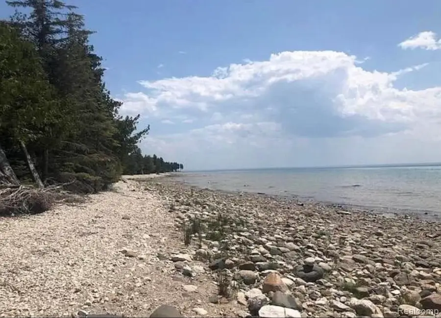 B03101400 Gobles Dr, Pointe Aux Pins, MI 49775 - Image #3