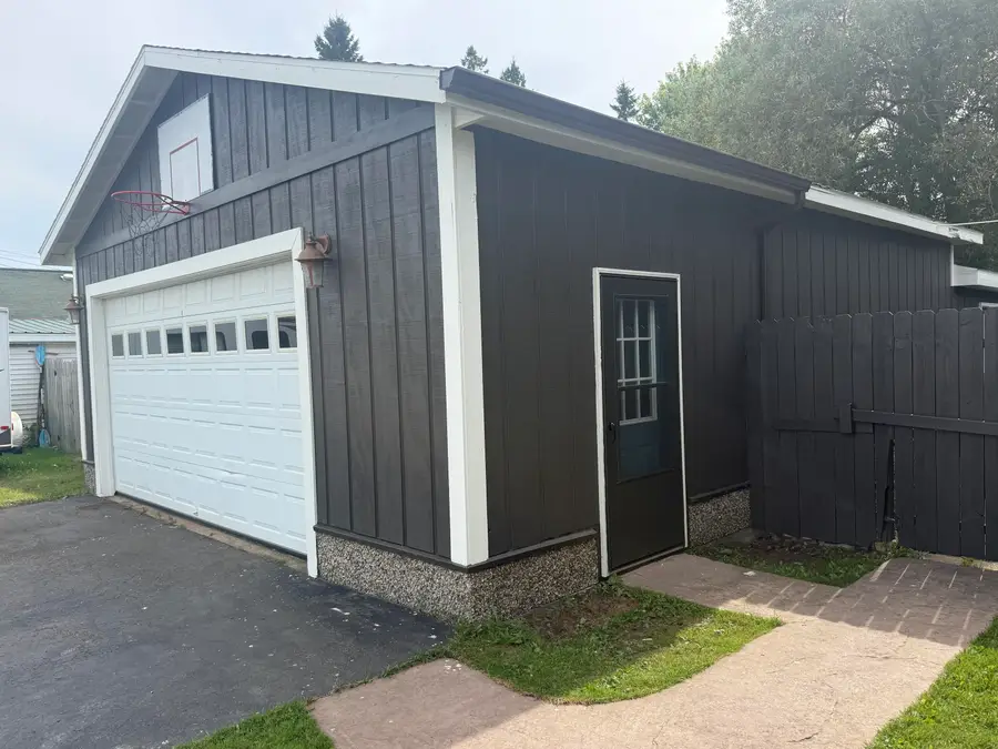 113 W 19th Ave, Sault Ste Marie, MI 49783 - #3