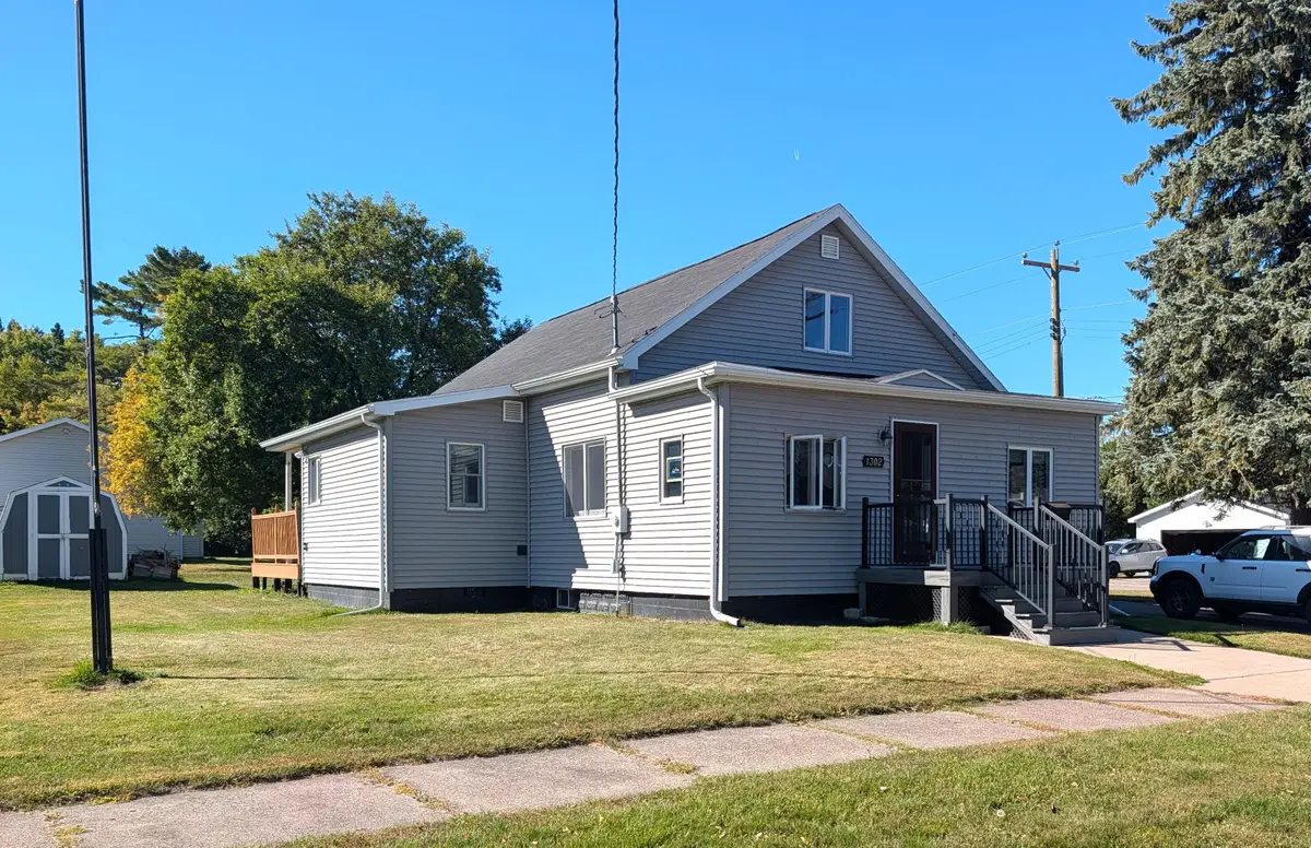 1302 Young St, Sault Ste Marie, MI 49783 - #1