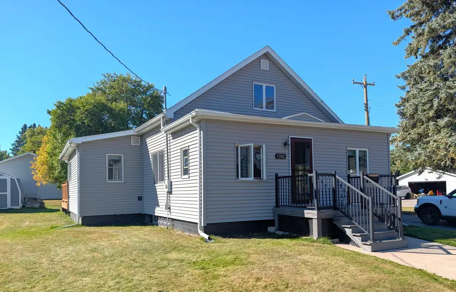 1302 Young St, Sault Ste Marie, MI 49783 - #2