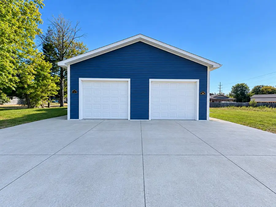 908 E Spruce St, Sault Ste Marie, MI 49783 - #2