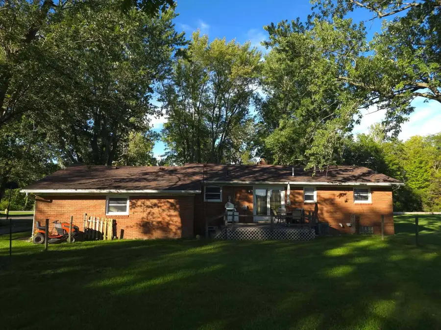 6261 Dixon Rd, Monroe, MI 48161 - #2