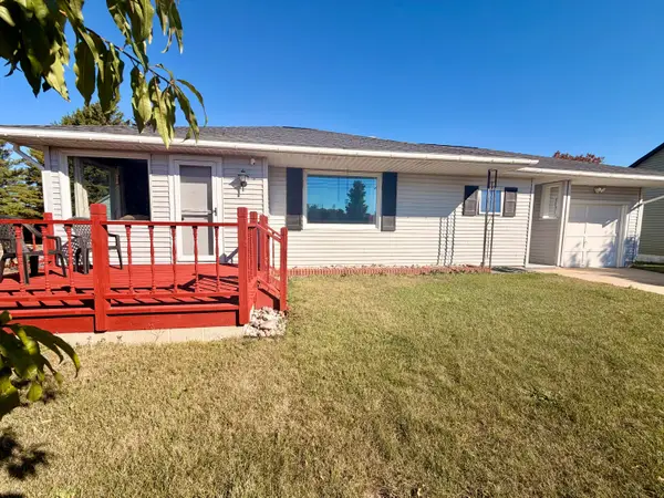 618 W Mcmillan Ave, Newberry, MI 49868