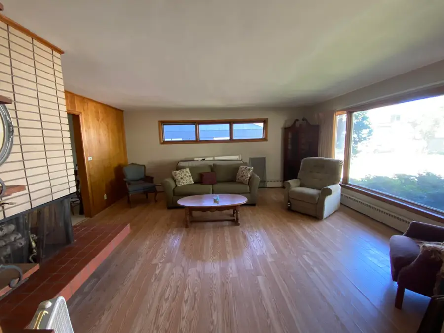 604 Adams Ave, Sault Ste Marie, MI 49783 - #3