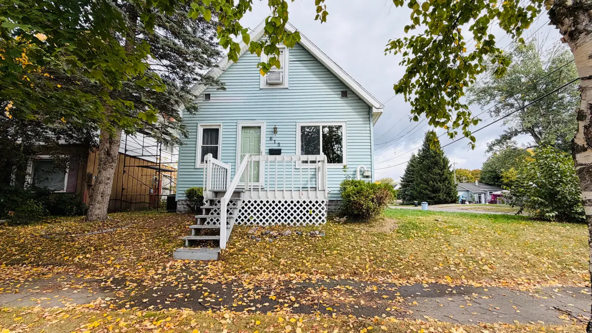 615 Carrie St, Sault Ste Marie, MI 49783 - #1