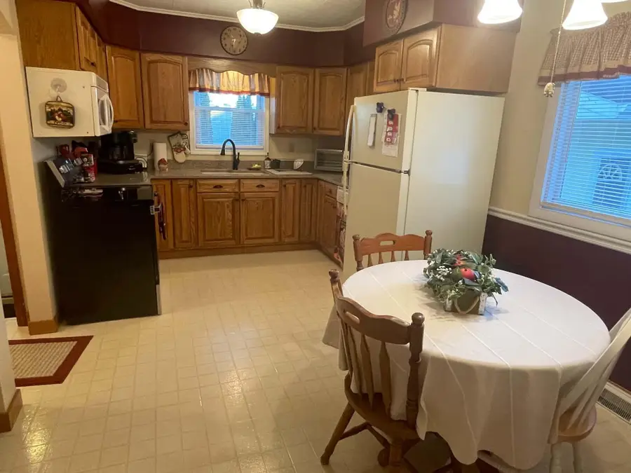 901 Seymour St, Sault Ste Marie, MI 49783 - #2
