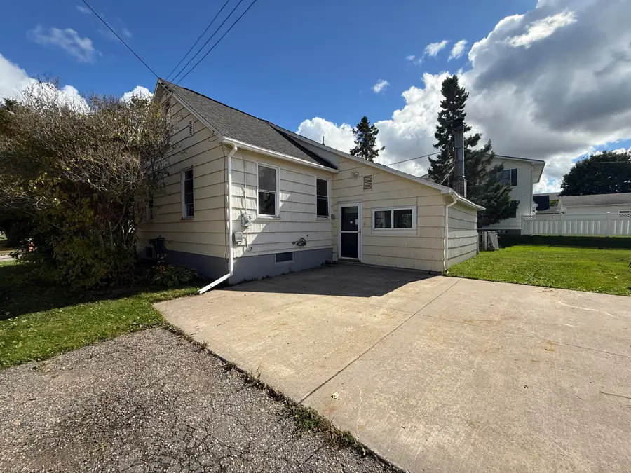 1900 Ryan Ave, Sault Ste Marie, MI 49783 - #2