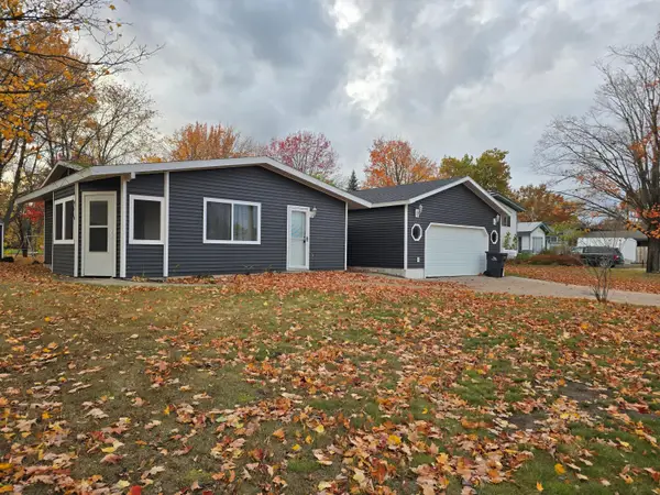 4 Fairway Dr, Kincheloe, MI 49788