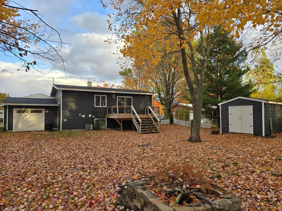 4 Fairway Dr, Kincheloe, MI 49788 - #3