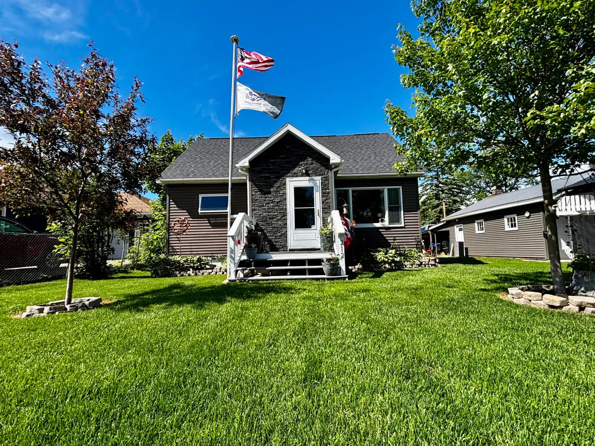 212 W 9th Ave, Sault Ste Marie, MI 49783 - #1