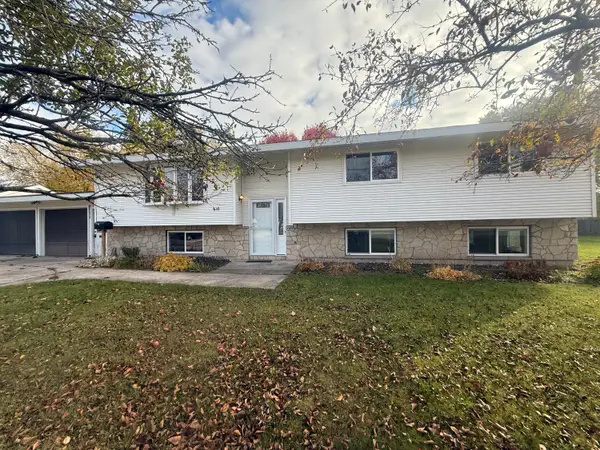 1511 Young St, Sault Ste Marie, MI 49783