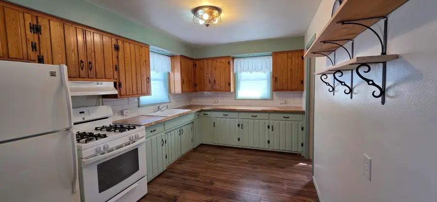885 S 4-mile Block Rd, Cedarville, MI 49719 - #2