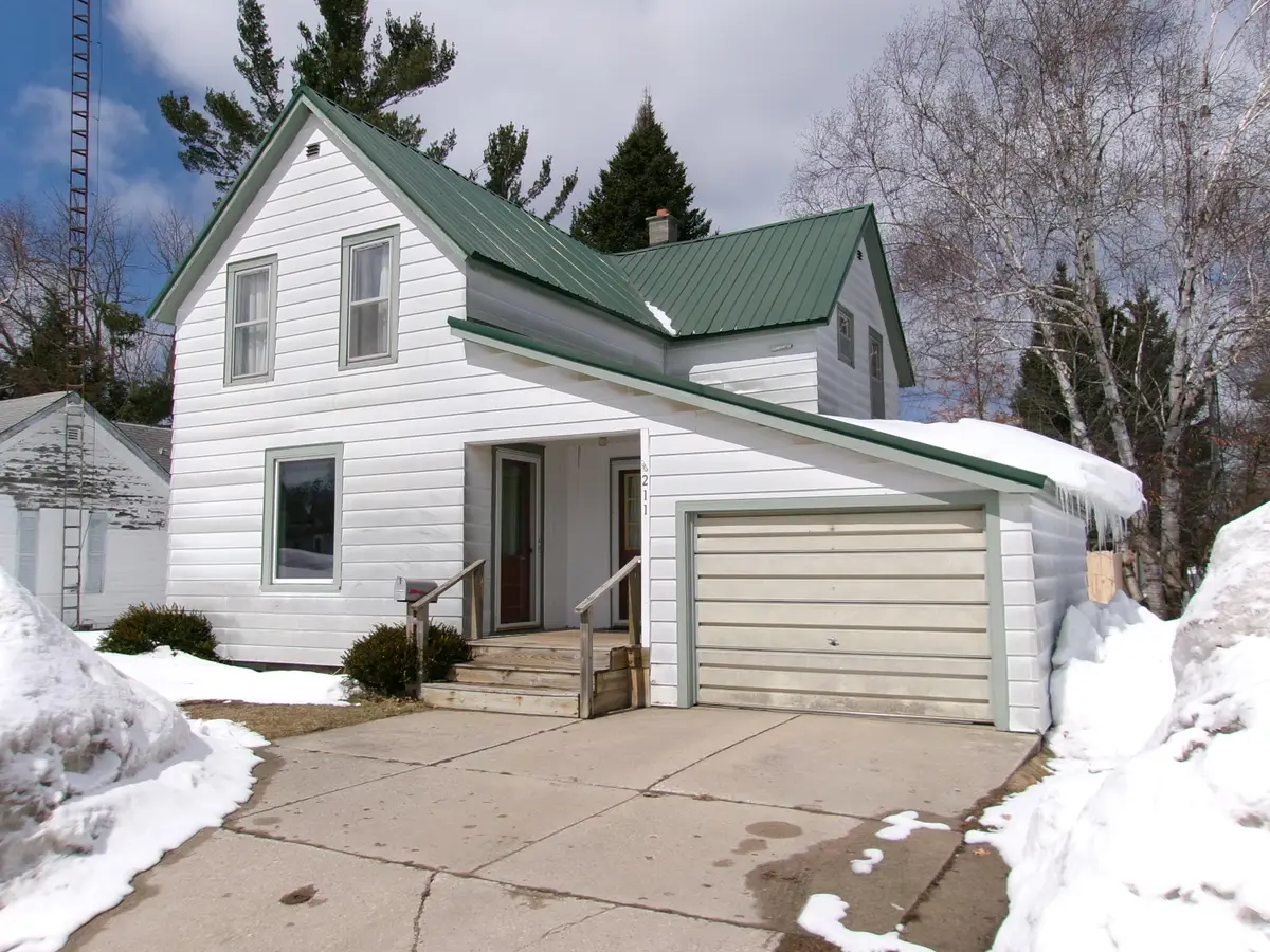 211 E Mcmillan Ave, Newberry, MI 49868 - #1