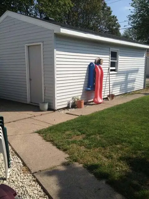 415 Dillon St, Sault Ste Marie, MI 49783 - #2