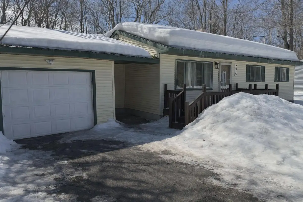 2515 W 4th Ave, Sault Ste Marie, MI 49783 - #1