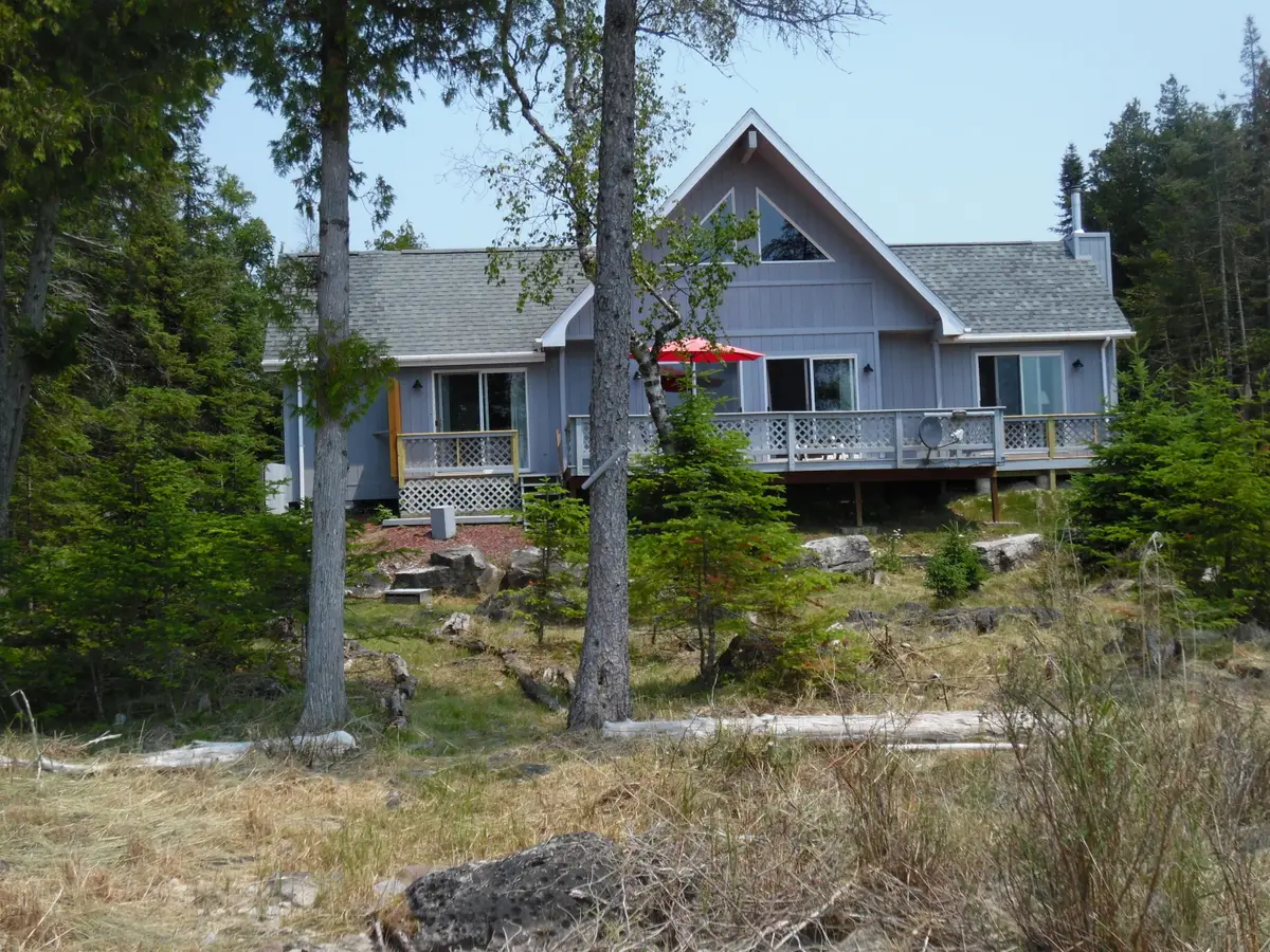 39038 S Cream City Point Rd, Drummond Island, MI 49726 - #1