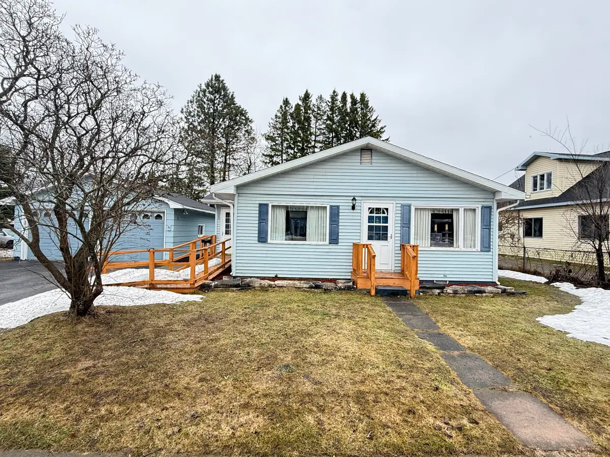 1303 John St, Sault Ste Marie, MI 49783 - #1