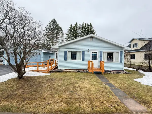 1303 John St, Sault Ste Marie, MI 49783