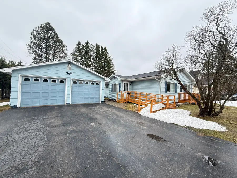 1303 John St, Sault Ste Marie, MI 49783 - #2