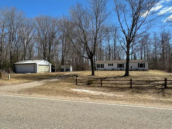 25347 S Raber Rd, Goetzville, MI 49736