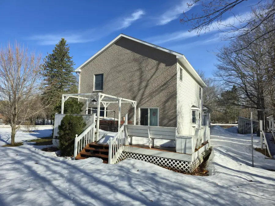 1427 W 14th St, Sault Ste Marie, MI 49783 - #3