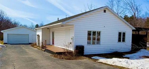 1432 W 14th St, Sault Ste Marie, MI 49783