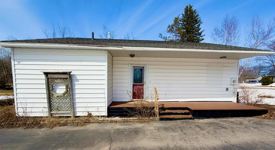 1432 W 14th St, Sault Ste Marie, MI 49783 - #2