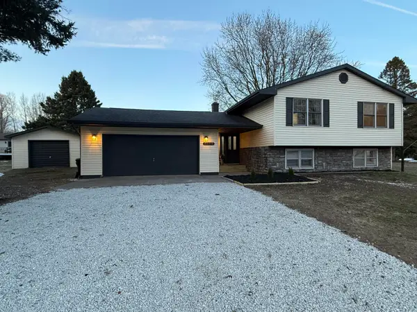 1119 E Spruce St, Sault Ste Marie, MI 49783