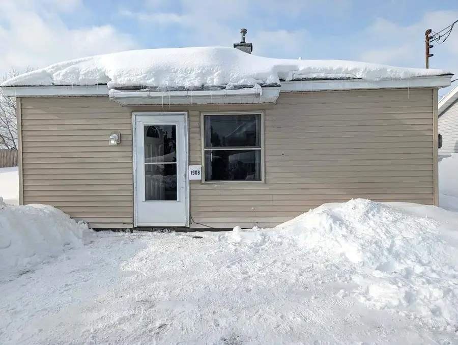1908 Davitt St, Sault Ste Marie, MI 49783 - Image #2