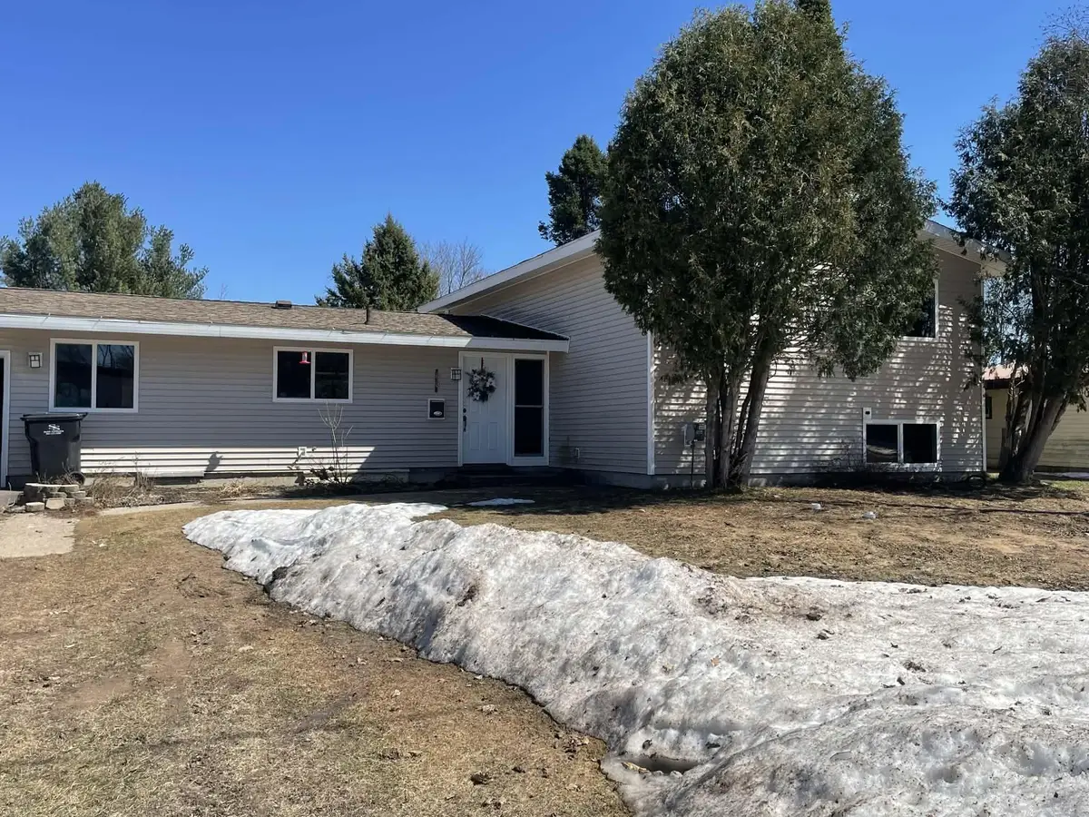 68 Evergreen Dr, Kincheloe, MI 49788 - #1