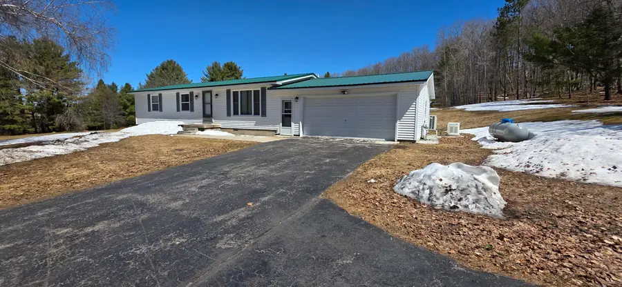 5505 N 3 Mile Rd, Hessel, MI 49745 - #2