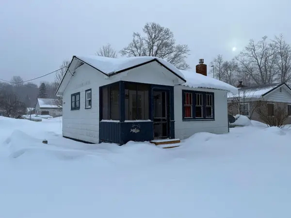 37747 W 4th St, Hulbert, MI 49748