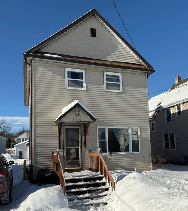 906 John, Sault Ste Marie, MI 49783