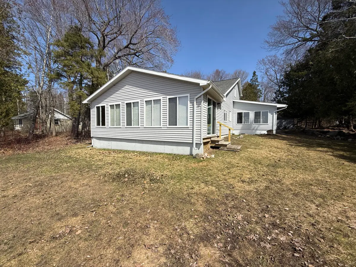 6138 S Laramie Ln, Sugar Island, MI 49783 - #1