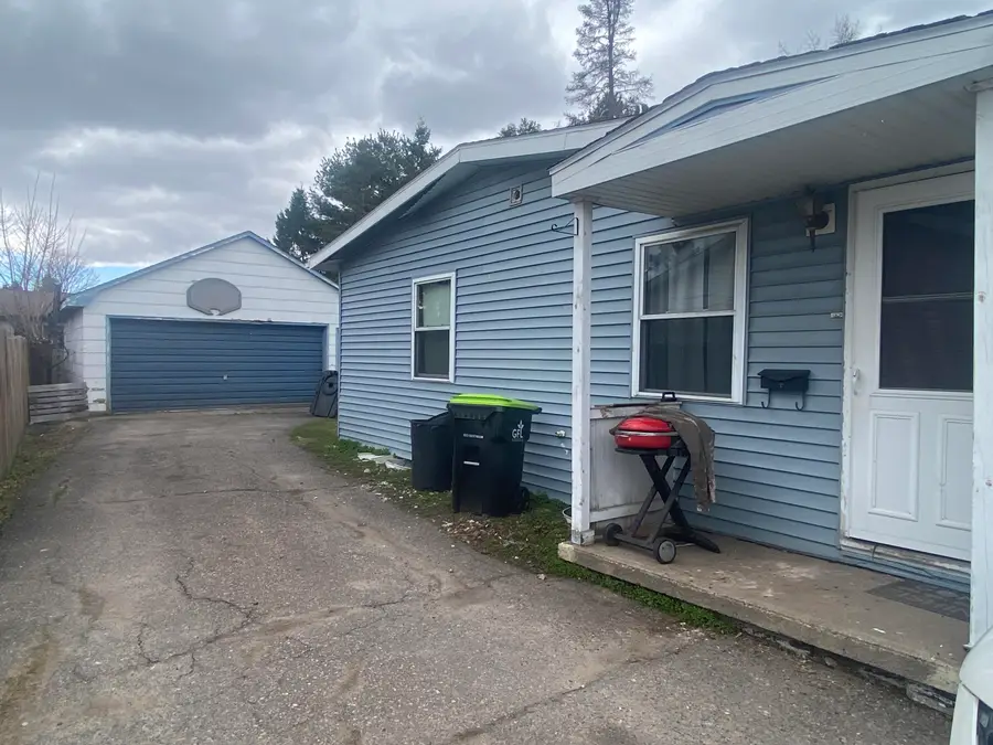 1116 E Portage Ave, Sault Ste Marie, MI 49783 - #3