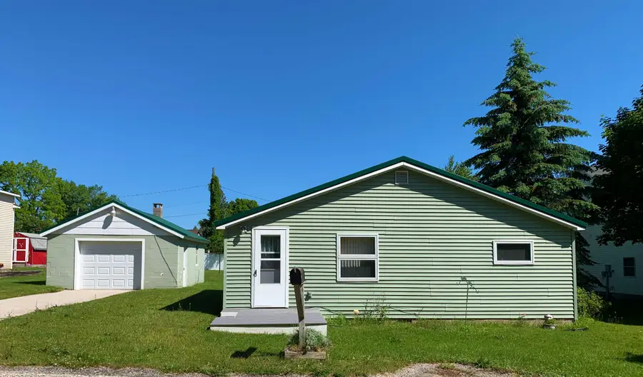179 W Elliott St, Saint Ignace, MI 49781 - #3
