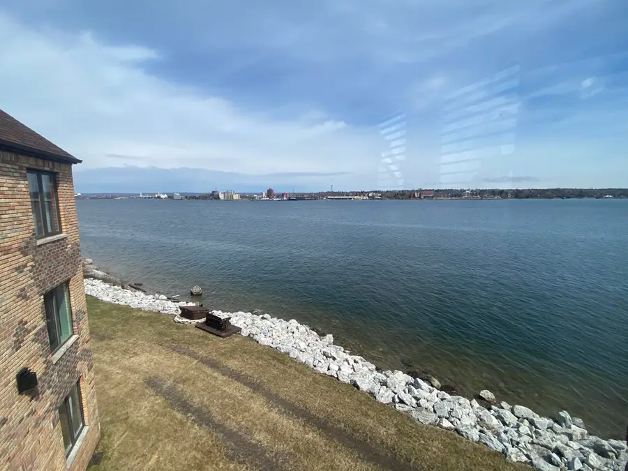 111 Apt 10 Waterfront Pl, Sault Ste Marie, MI 49783 - #2