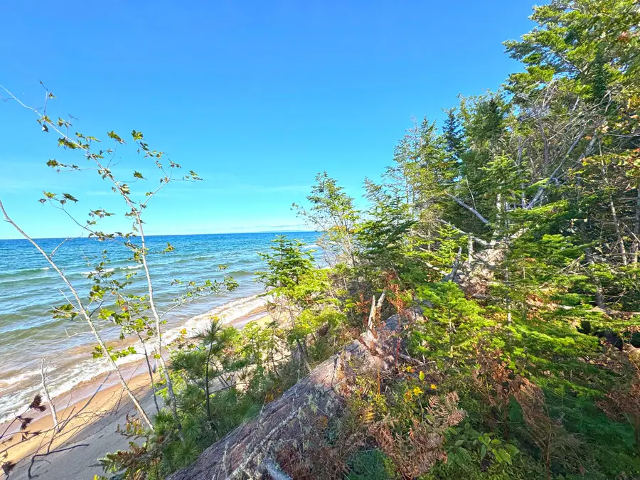 33010 W Wildcat Rd, Paradise, MI 49768 - #2