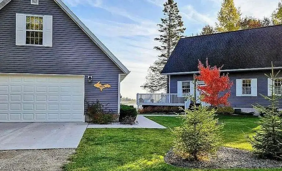 19579 E Steel Rd, De Tour Village, MI 49725 - #2