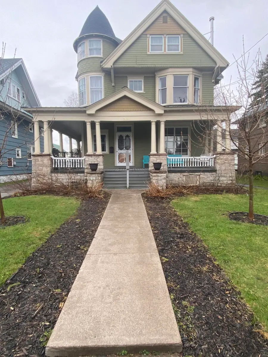 318 E Spruce St, Sault Ste Marie, MI 49783 - #3