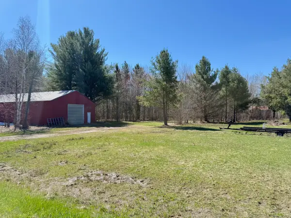 7555 S Nicolet Rd, Sault Ste Marie, MI 49783