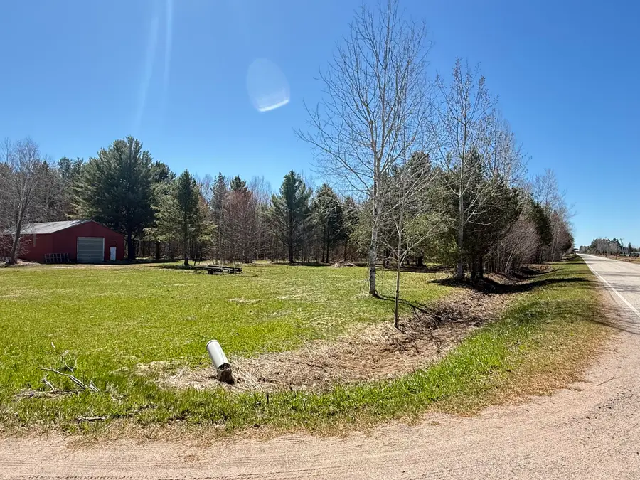 7555 S Nicolet Rd, Sault Sainte Marie, MI 49783 - #2