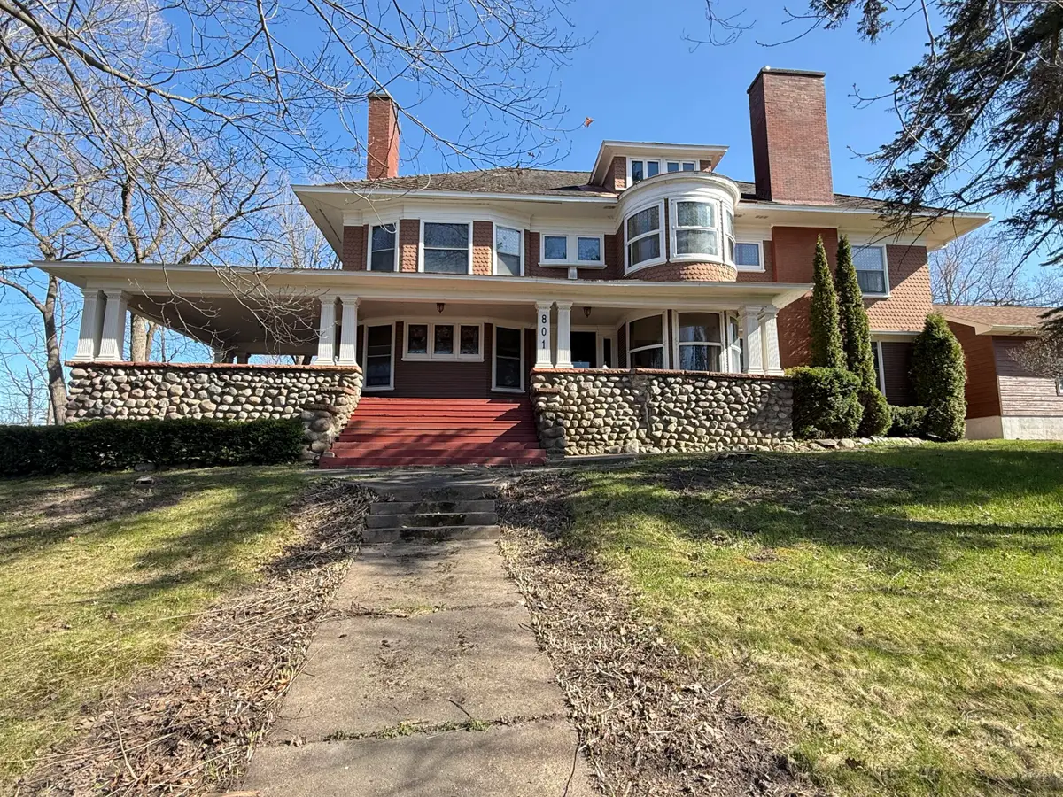 801 Prospect Ave, Sault Ste Marie, MI 49783 - #1