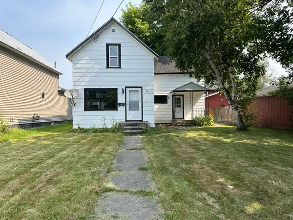 721 E Spruce St, Sault Ste Marie, MI 49783